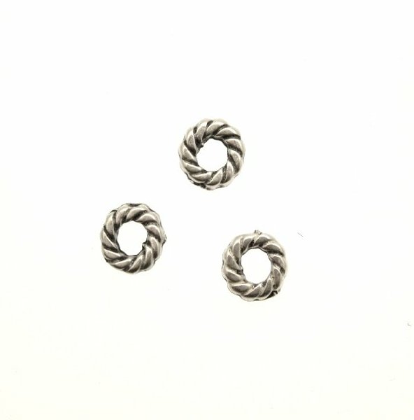 Anello tondo chiuso a torciglione grosso mignon 8 mm.