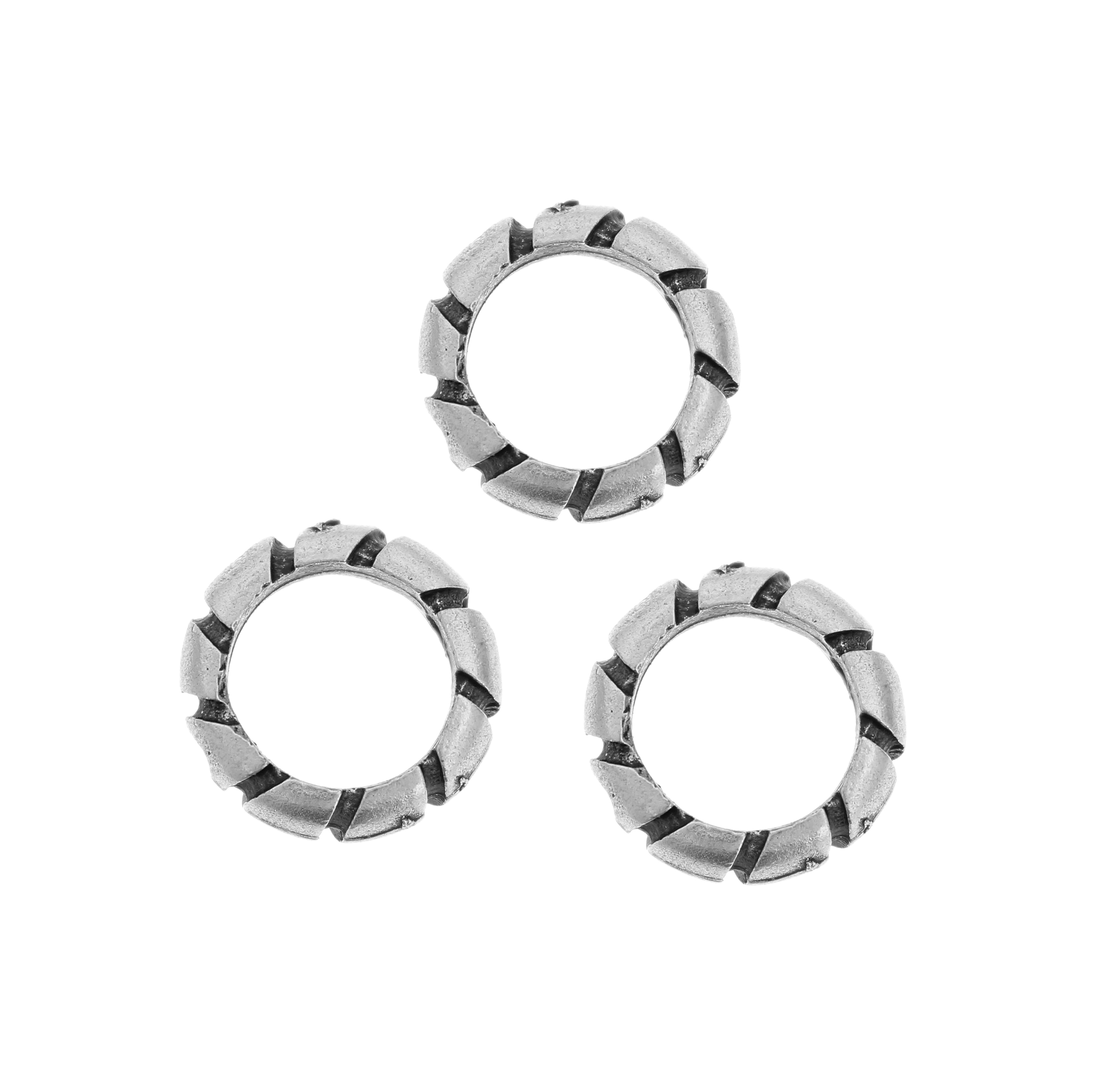 Anello tondo chiuso rigato esterno con due fori passanti, 17 mm.