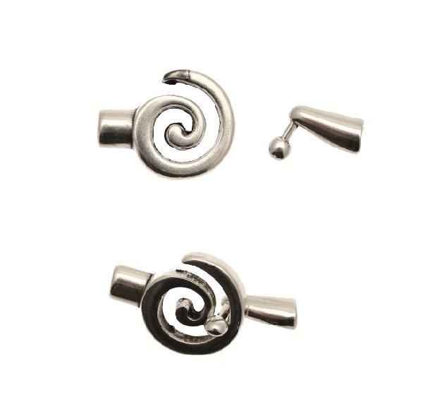 Chiusura ad incollo, per cordoncini tubolari, a forma di spiarale, con chiusura ad incastro, 21x28 mm.