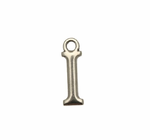 Ciondolo a forma di lettera "I", 5x16 mm.