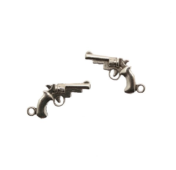 Ciondolo a forma di pistola, 17x30 mm.