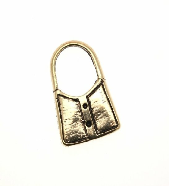 Ciondolo a forma di borsa gigante con bottoni centrali 30x23 mm.