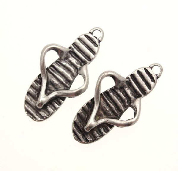 Ciondolo a forma di ciabatta infradito mare grande 28x16 mm.