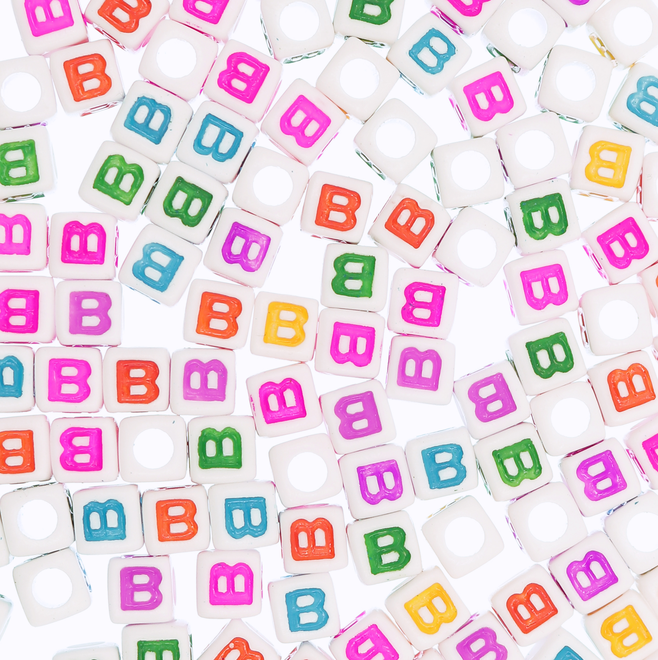 Distanziatore a Cubo con disegno lettera "B", 7mm., in resina bianca e lettera colorata