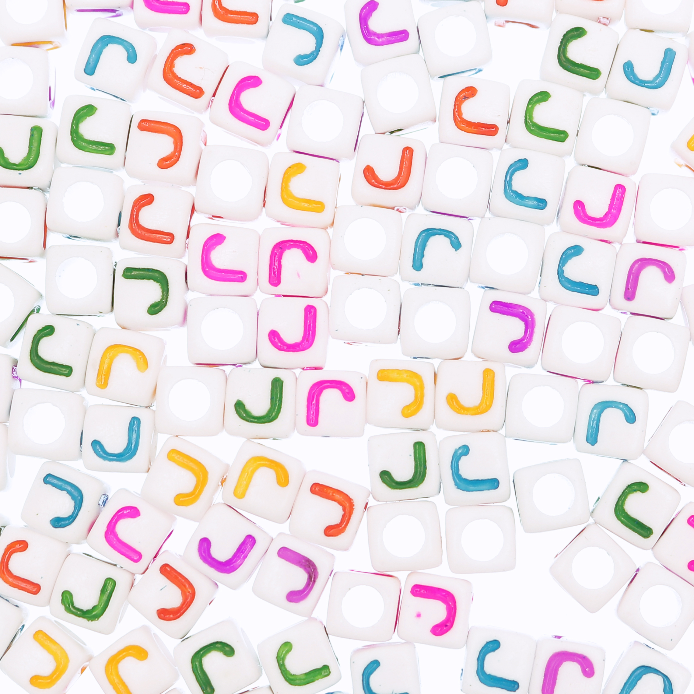 Distanziatore a Cubo con disegno lettera "J", 7mm., in resina bianca e lettera colorata