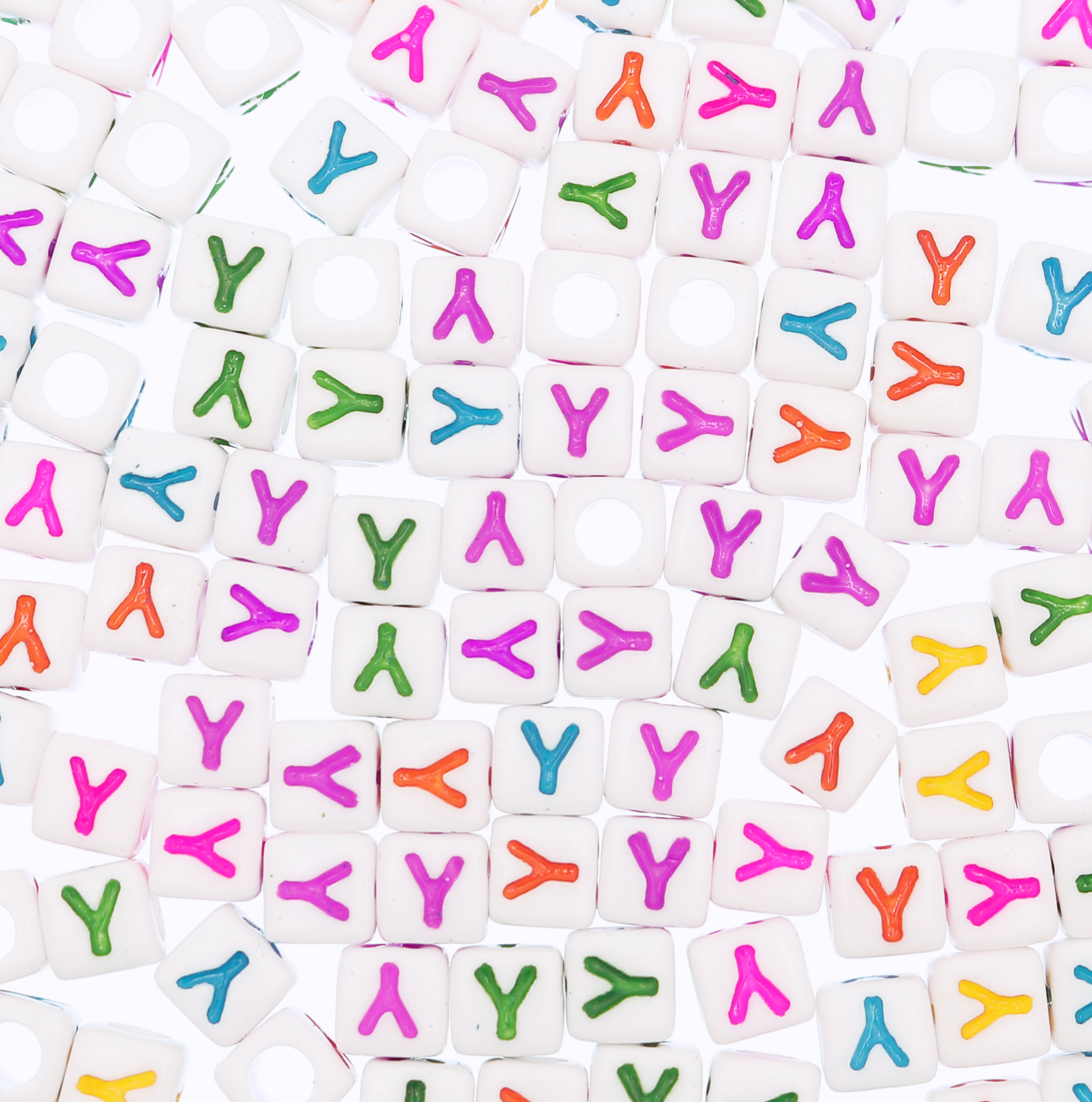 Distanziatore a Cubo con disegno lettera "Y", 7mm., in resina bianca e lettera colorata