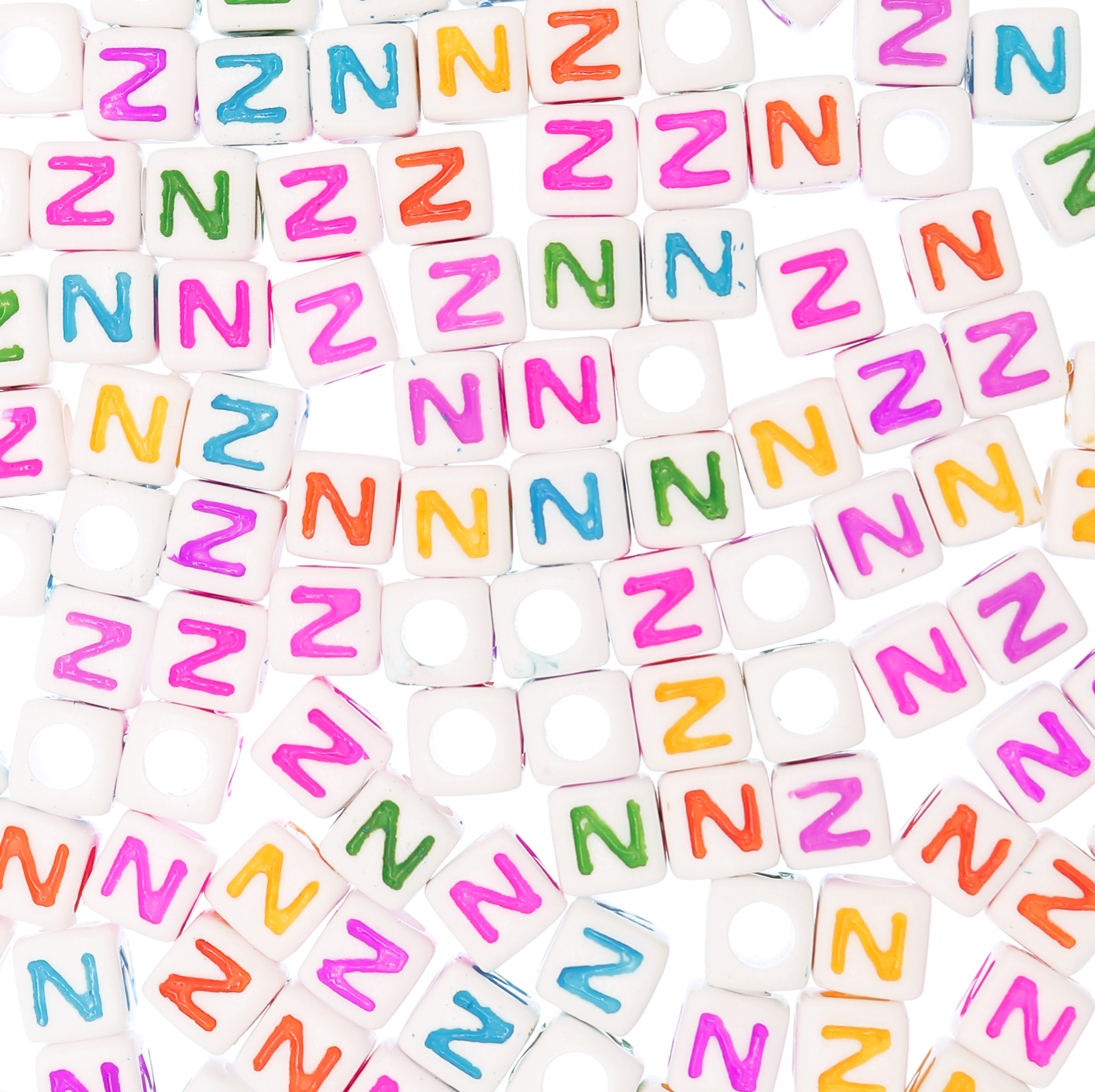 Distanziatore a Cubo con disegno lettera "Z", 7mm., in resina bianca e lettera colorata