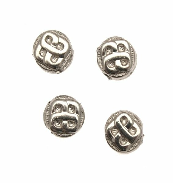 Distanziatore a forma di tondo piatto con disegno a quattro cerchi, 10x5 mm.