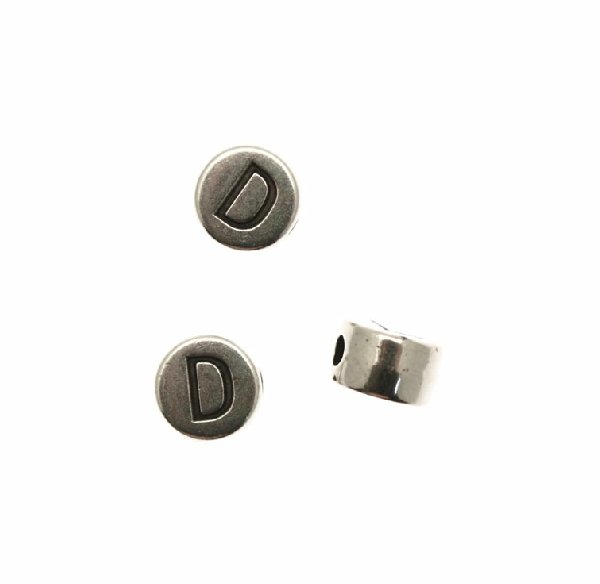 Distanziatore tondo piatto liscio, con disegno lettera "D", 7x4 mm.