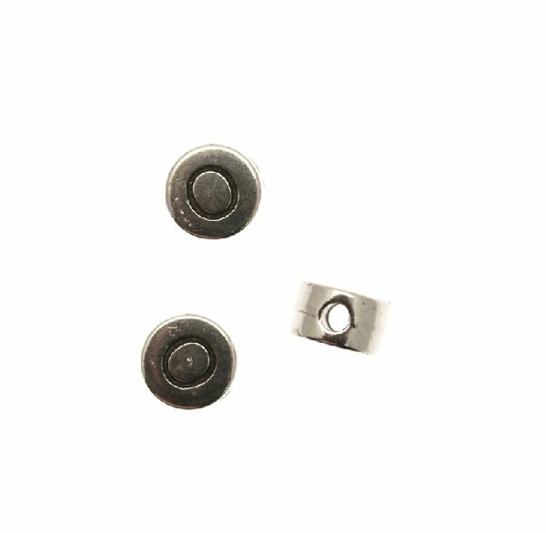 Distanziatore tondo piatto liscio, con disegno lettera "O", 7x4 mm.