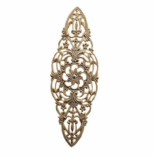 Filigrana ovale allungata a punte, piatta, traforata a riccioli, con fiori e foglie, 85x32 mm.
