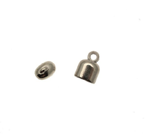 Terminale in resina galvanizzata per cordoncini o nastri, di forma rettangolare liscia, con un anello finale, 13x17 mm.