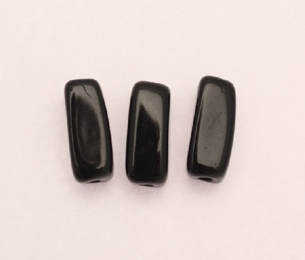Parallelepipedo, 18x8 mm., Nero