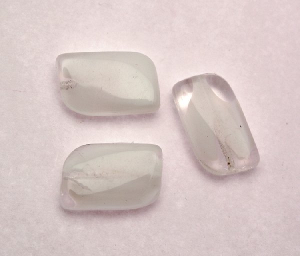 Rettangolo curvo, 17x10 mm., Bianco sfumato in Crystal