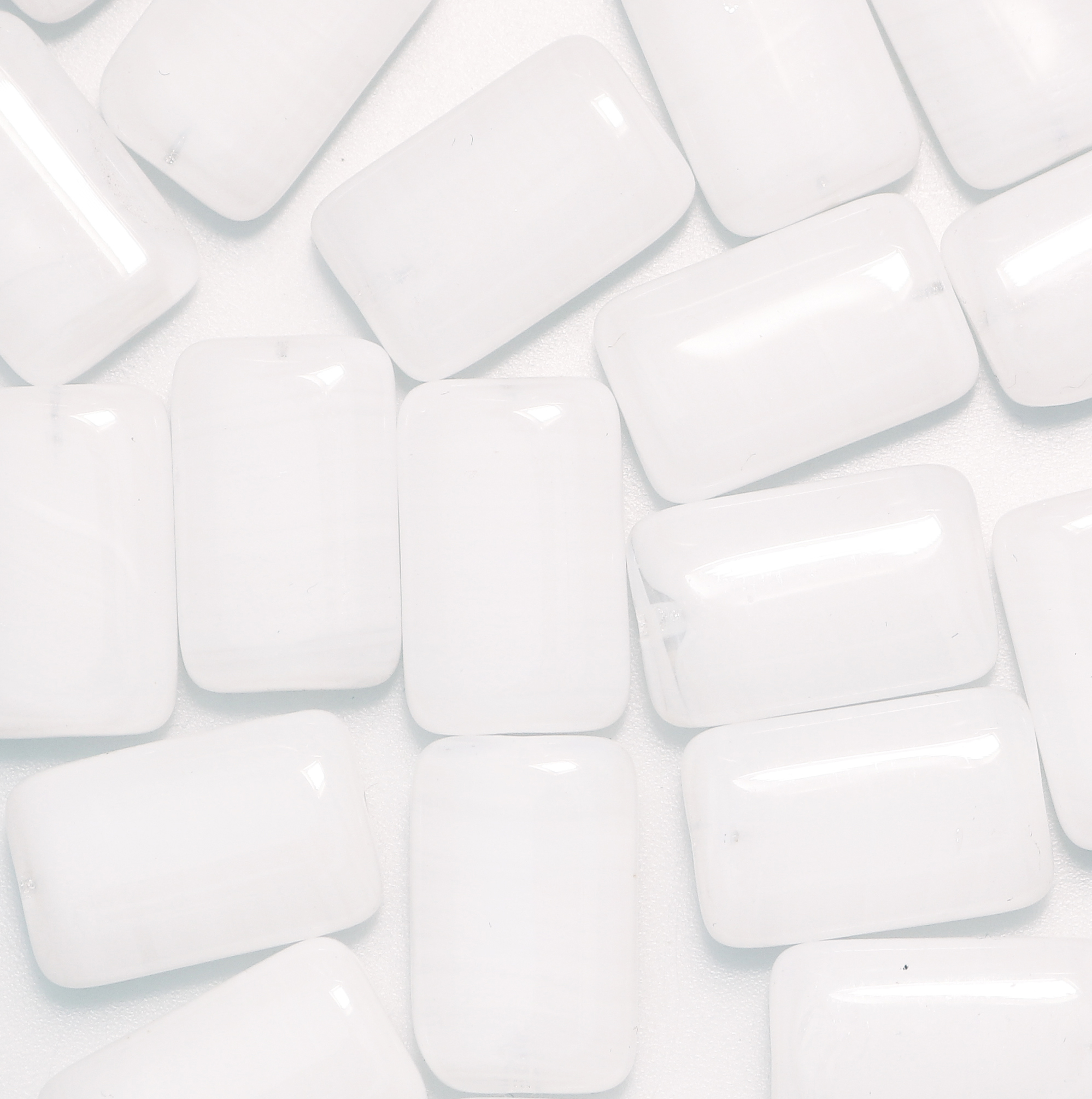 Rettangolo piatto, 19x12 mm., Bianco latte poco sfumato