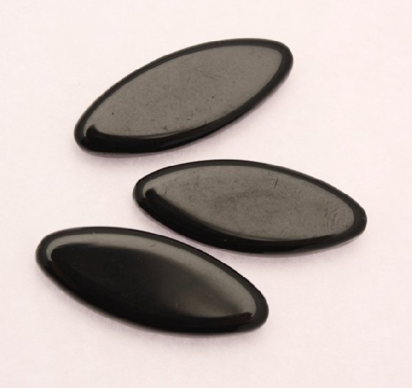 Sema gigante, 30x11 mm., Nero