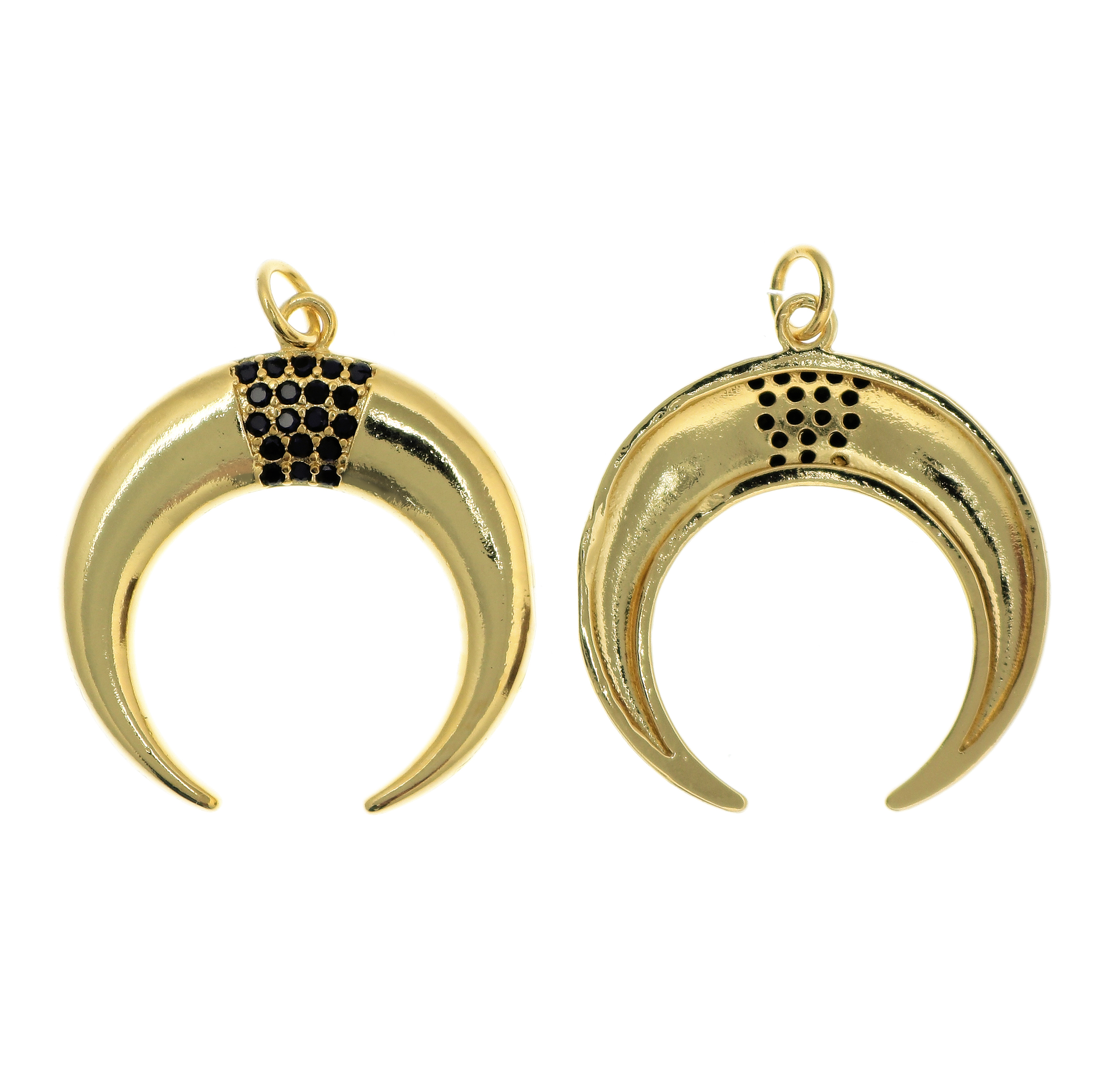 Ciondolo, a forma di mezzaluna, con strass color Nero, 27x25mm., base in metallo color Oro Lucido