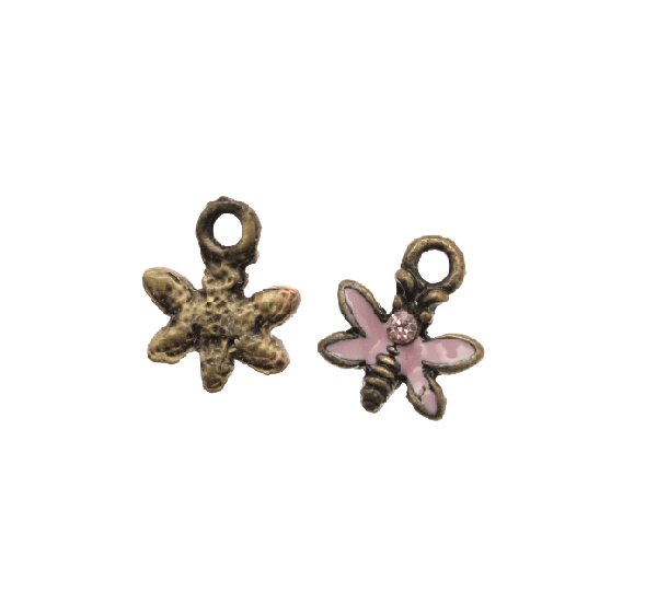 Ciondolo smaltato con strass a forma di farfallina con 1 strass 12x8 mm. Base rame antico