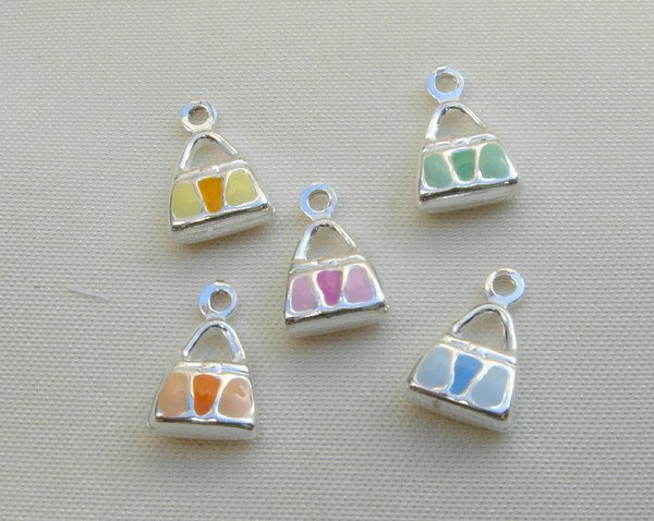 Ciondolo smaltato a forma di borsetta con striscia centrale 8x13 mm, Argento lucido 925