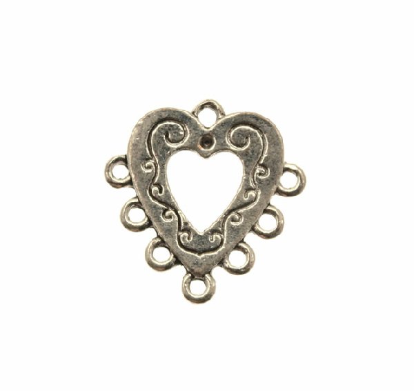 Base per orecchino a forma di cuore piatto disegnato, forato al centro, larga 23 mm., lunga 23 mm.