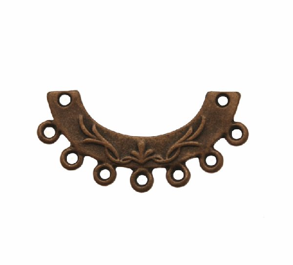 Base per orecchino a forma di semi cerchio disegnato, larga 37 mm., lunga 18 mm.