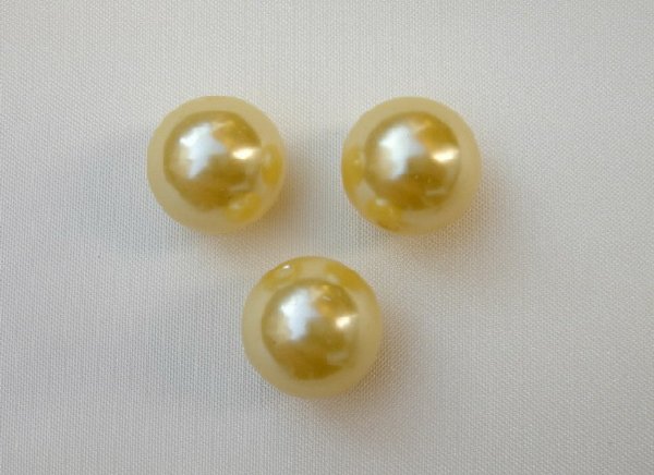 Perla effetto perlato in resina liscia colore Giallo