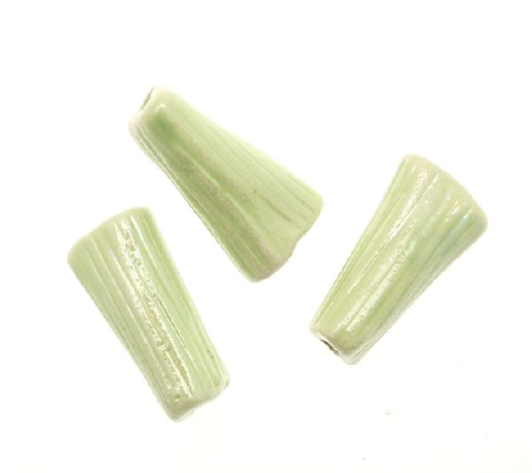 Tubo schiacciato e rigato in ceramica, 25x10 mm., Colore Verde