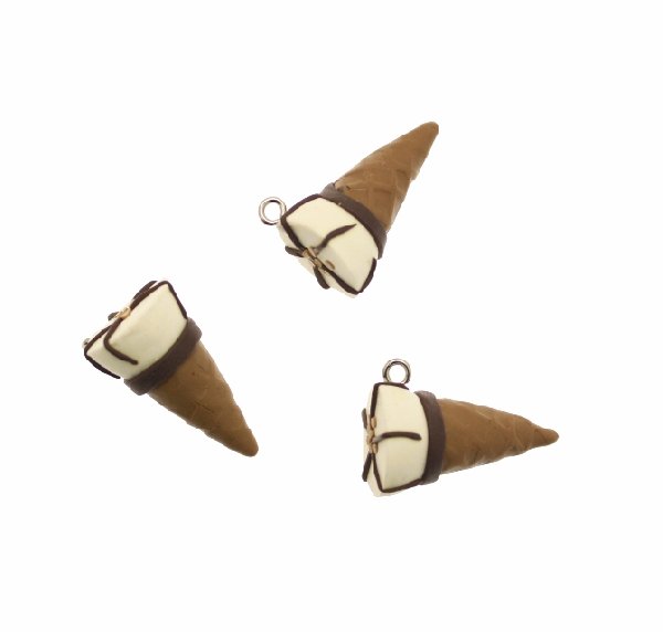 Cono gelato, in gomma, 26x15 mm., con anellino in metallo