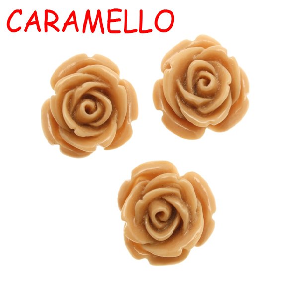 Rosa in resina colorata, piatta sotto, da incollo con foro passante, larga 18 mm., colore Caramello