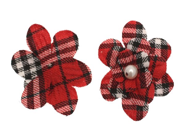 Fiore in stoffa scozzese con perla centrale e anellino sul dietro, 7 cm., sui toni del rosso