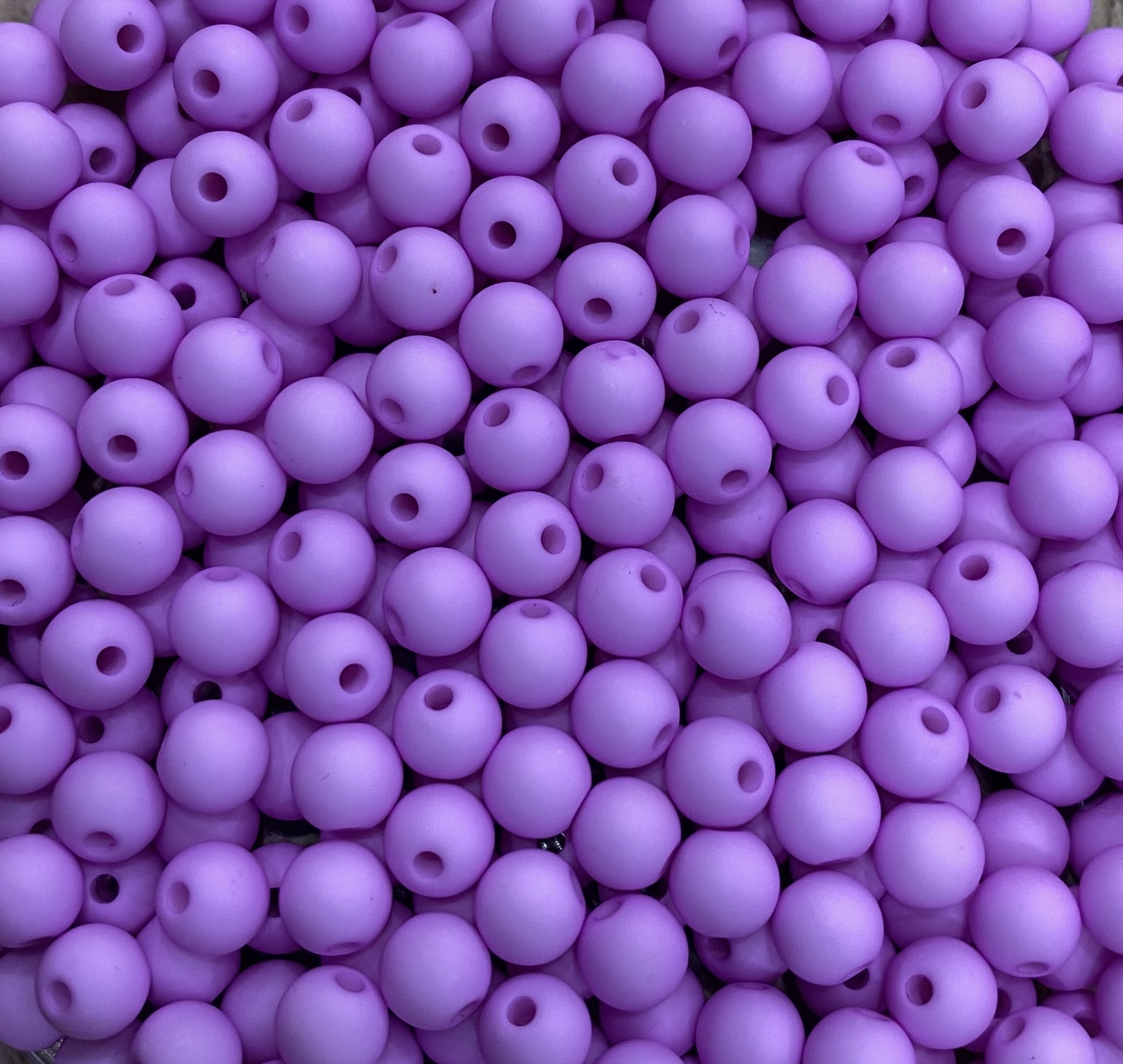 Confezione da 80 pezzi di Palline lisce opache in resina, da 6 mm., colore Glicine