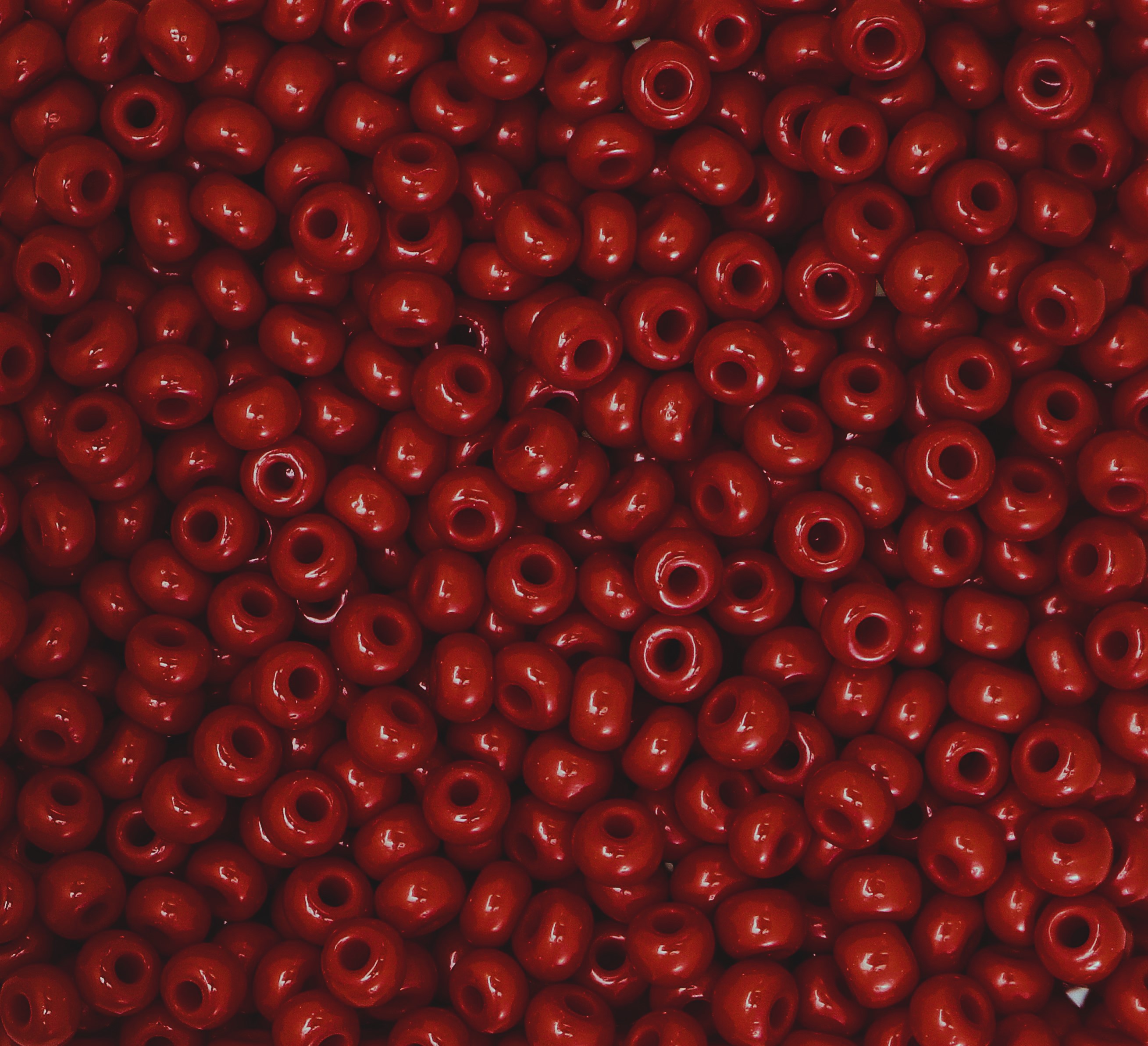 Conteria in vetro, 3x2 mm., colore Rosso Scuro opaco