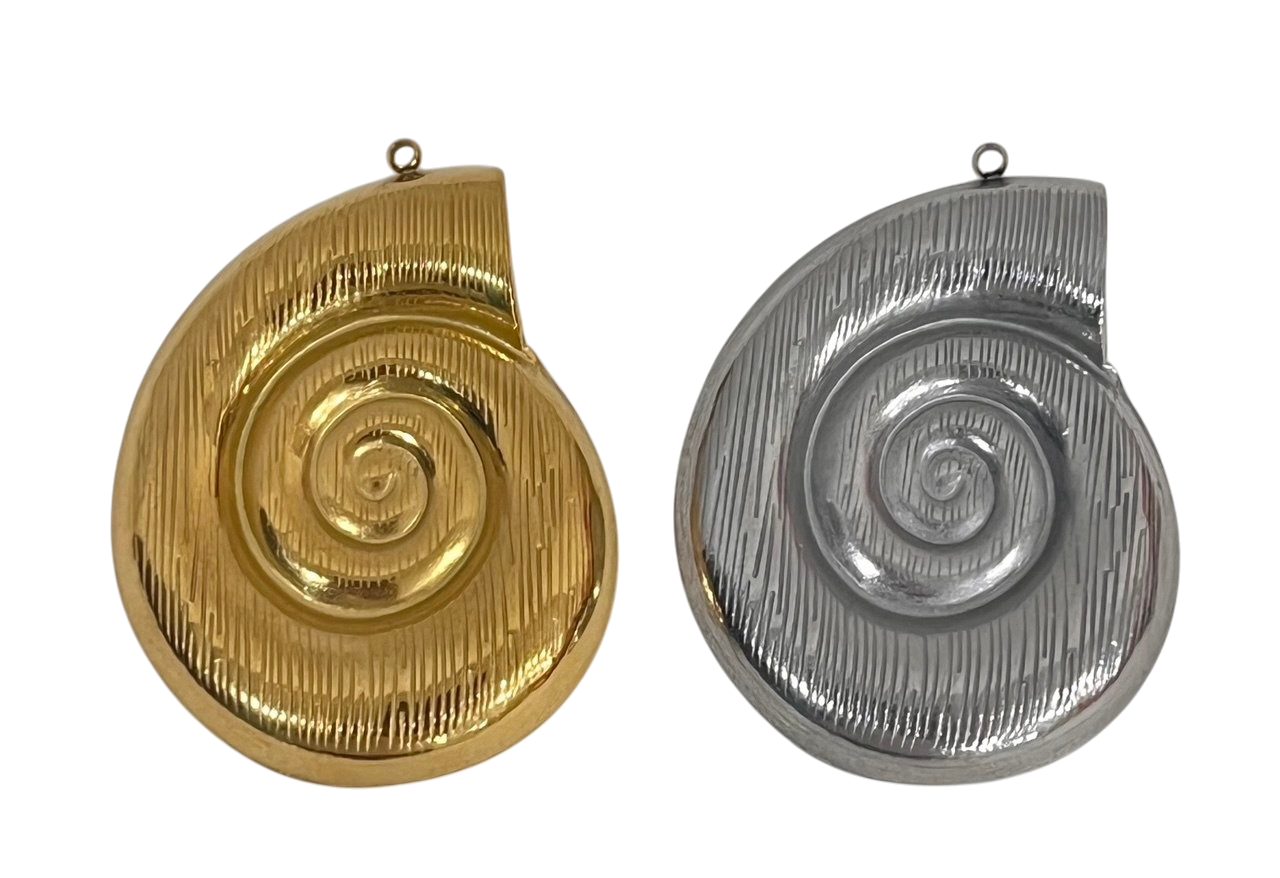 Ciondolo, in Acciaio, a forma di Conchiglia, 50x40 mm.