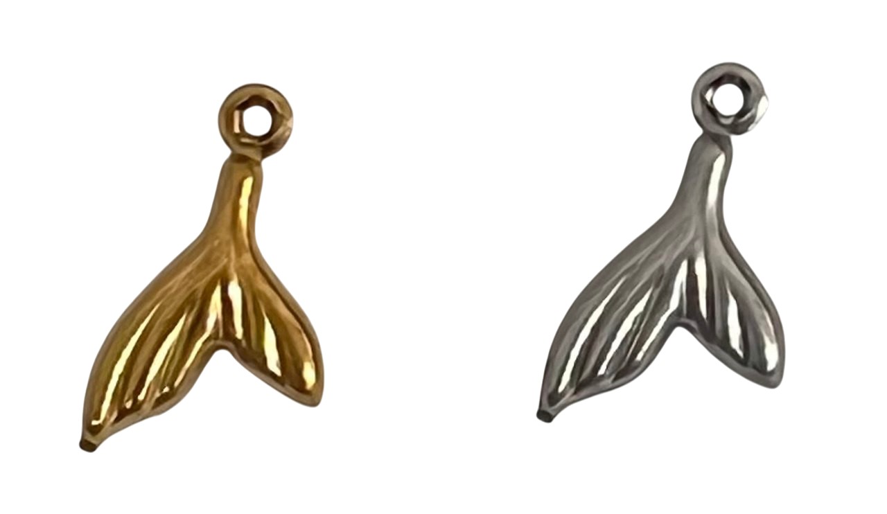 Ciondolo in Acciaio, a forma di coda Balena 9x11mm.